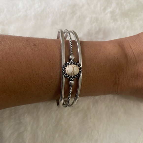 Beautiful new good condition bracelet - Picture 4 of 4